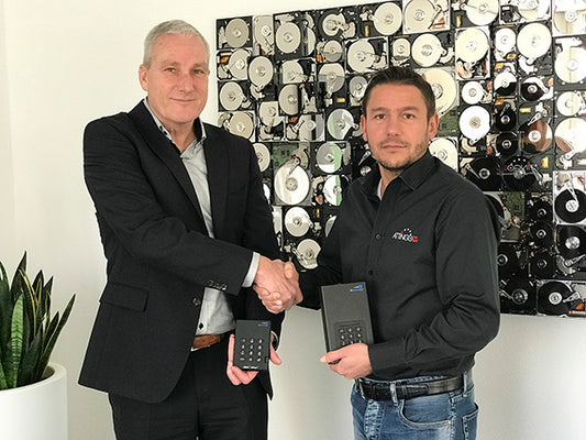 Attingo Datarecovery tekent samenwerkingsovereenkomst E-quipment